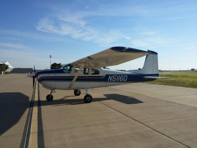 Cessna Skylane (N5116D)