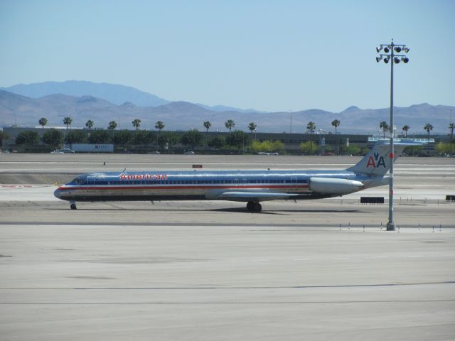 McDonnell Douglas MD-80 —