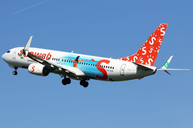 Boeing 737-800 (PH-HSK)