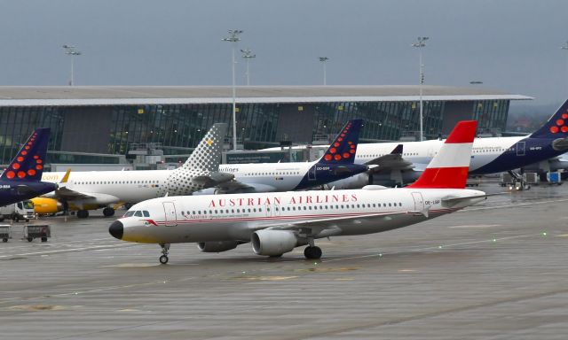 Airbus A320 (OE-LBP) - Austrian Airlines Airbus A320-214 OE-LBP in Brussels 