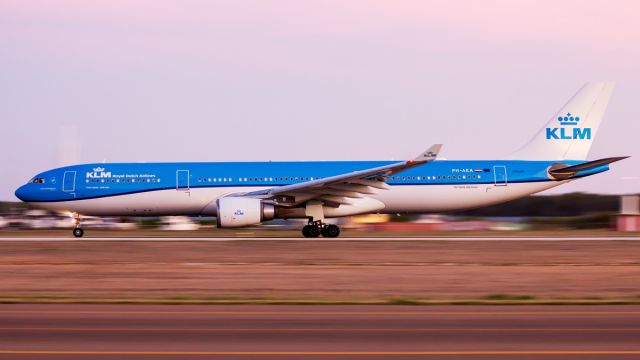 Airbus A330-300 (PH-AKA) - After sunset departure back to AMS!