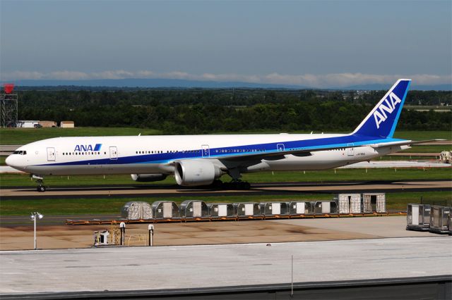 BOEING 777-300 (JA781A) - ANA2 from RJAA