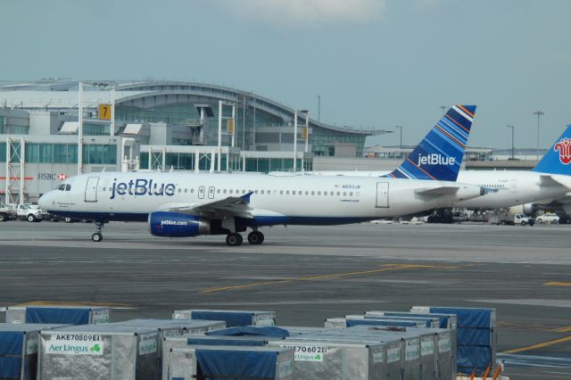 Airbus A320 (N593JB) - 24 August 2015