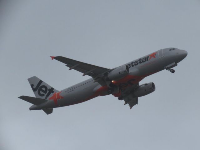 Airbus A320 (VH-JQX)