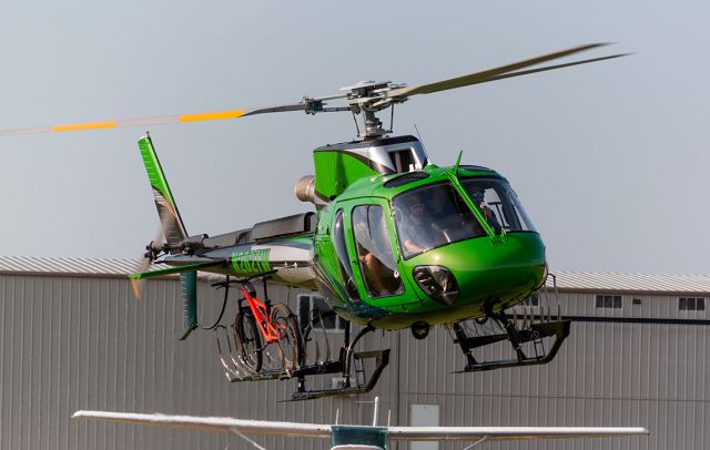 Eurocopter AS-350 AStar (N262TW) - The waltons have a helicopter...br /WITH A BIKE RACK