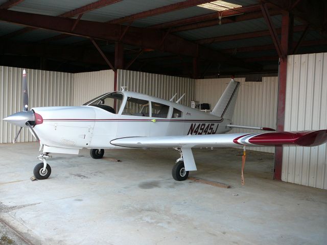 Piper Cherokee (N4945J)