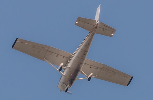 Cessna Skylane (N5754N)