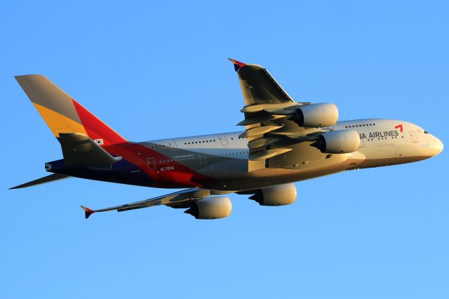 Airbus A380-800 (HL7634)