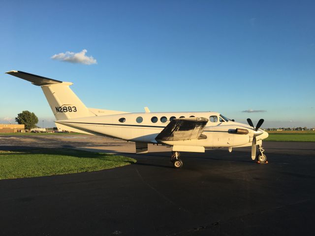 Beechcraft Super King Air 200 (N2883)