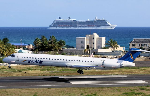 McDonnell Douglas MD-83 (PJ-MDF)