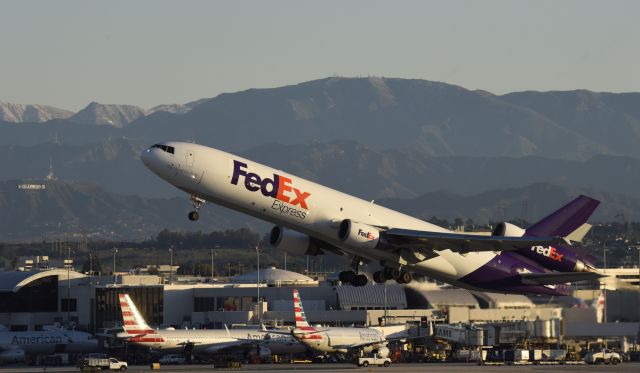 Boeing MD-11 (KLAX) - Departing LAX