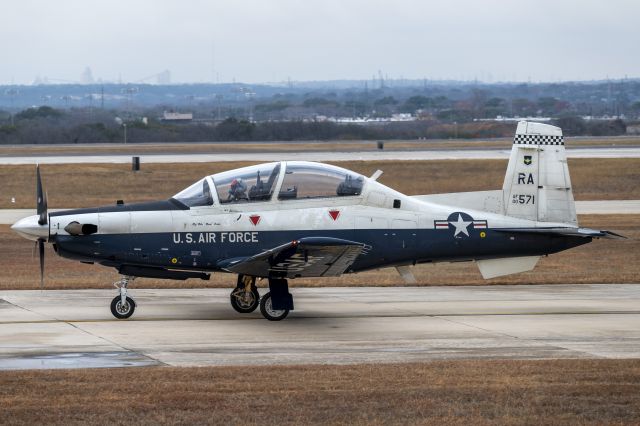 North American T-6 Texan (00-3571) - GOAT40 back at SAT after some training