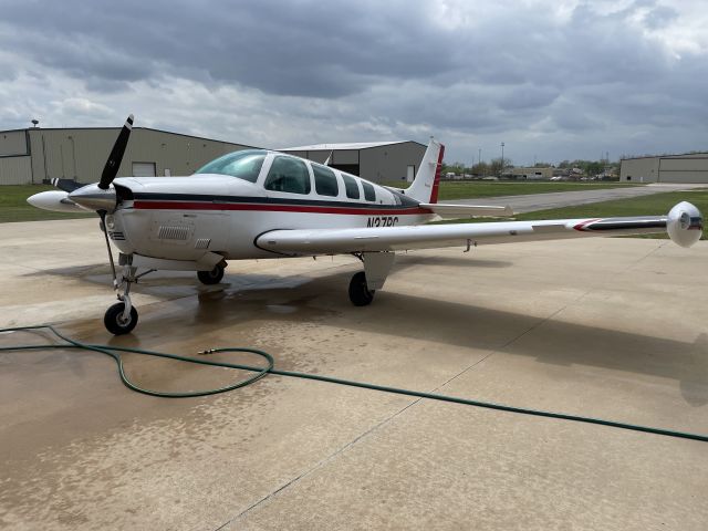 Beechcraft Bonanza (36) (N37RC)