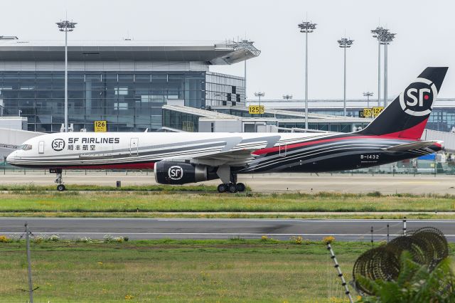 Boeing 757-200 (B-1432)