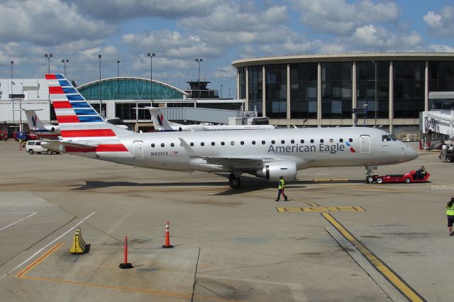 Embraer 170/175 (N401YX) - Brand new E175 operated by Republic Airways for AA.