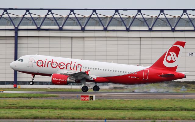 Airbus A320 (D-ABDK) - air berlin a320-214 d-abdk landing at shannon 31/10/17.