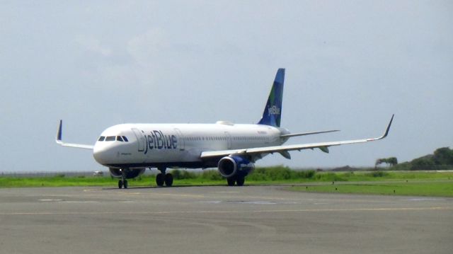 Airbus A321 (N999JQ)