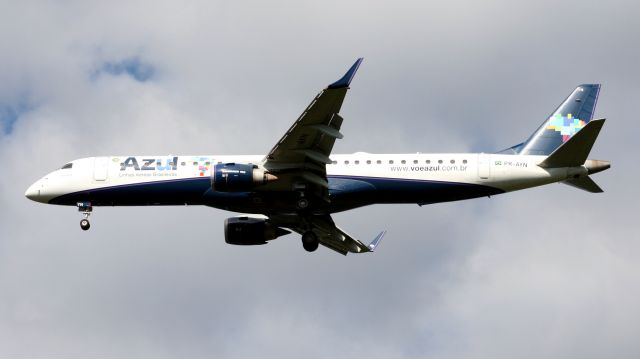 Embraer ERJ-190 (PR-AYN)