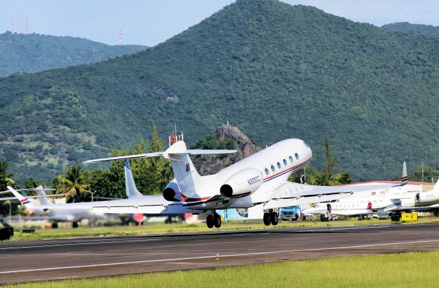 Gulfstream Aerospace Gulfstream G650 (N305CC)