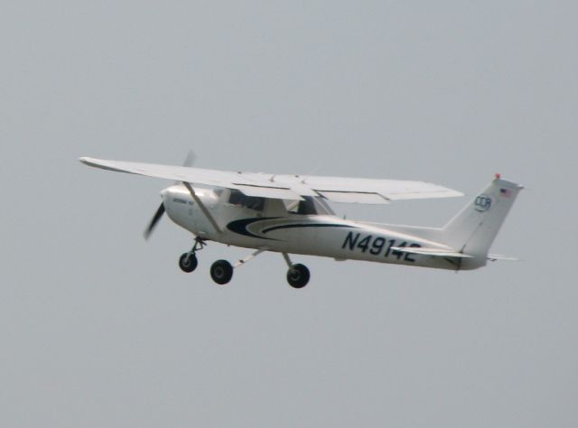 Cessna 152 (N49142) - at Queen City