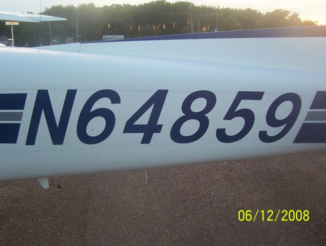 Cessna Skyhawk (N64859)