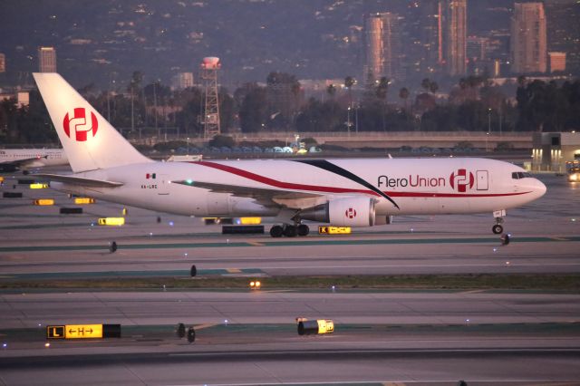 BOEING 767-200 (XA-LRC)