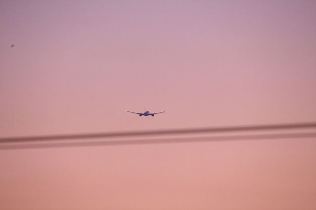 BOEING 777-300ER (TC-LJK)