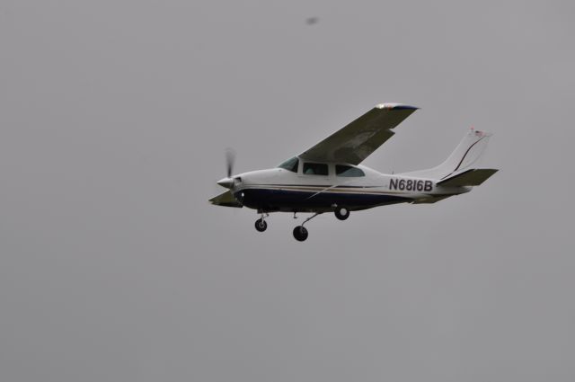 Cessna Centurion (N6816B)