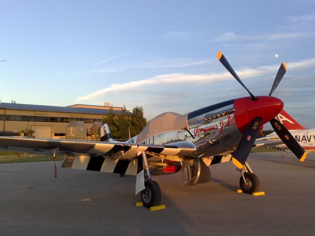 North American P-51 Mustang —