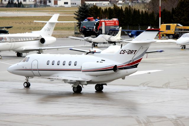 Hawker 800 (CS-DRT)