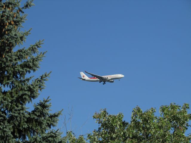 Airbus A330-300 (7T-VJZ)