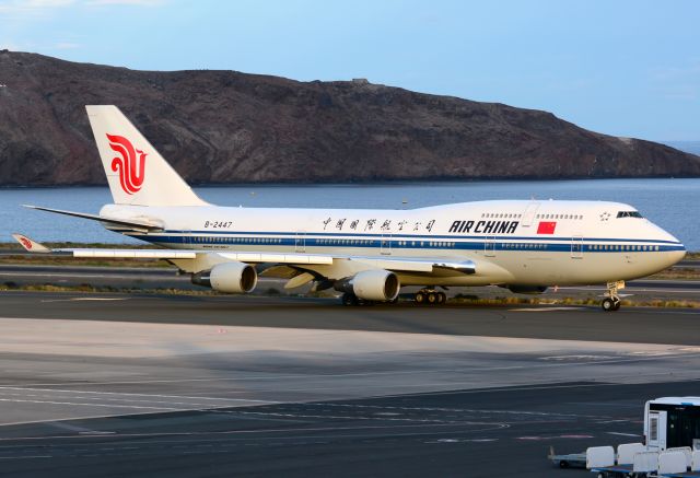 Boeing 747-400 (B-2447) - Visit to Gran Canaria of the President of China.