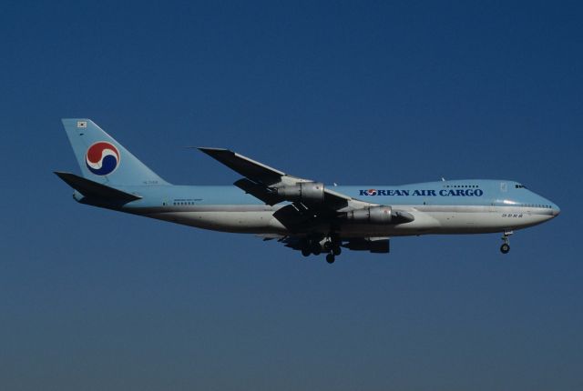 Boeing 747-200 (HL7458) - Final Approach to Narita Intl Airport Rwy34L on 1996/02/11