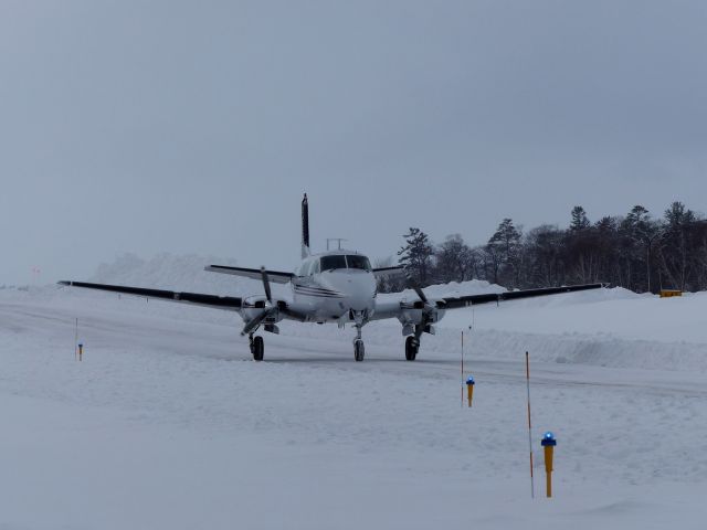 Beechcraft Queen Air (65) (N5078G) - Mackinac Island