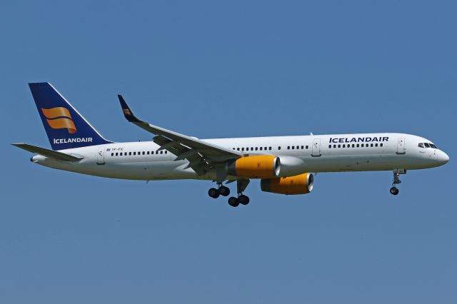 Boeing 757-200 (TF-FIC)