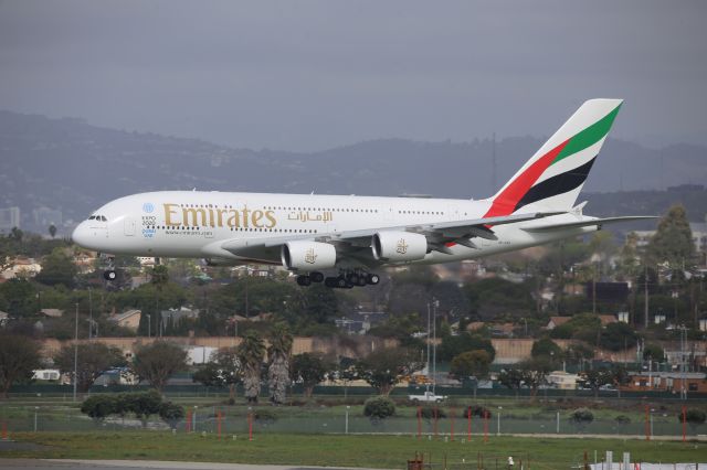 Airbus A380-800 (A6-EOG)