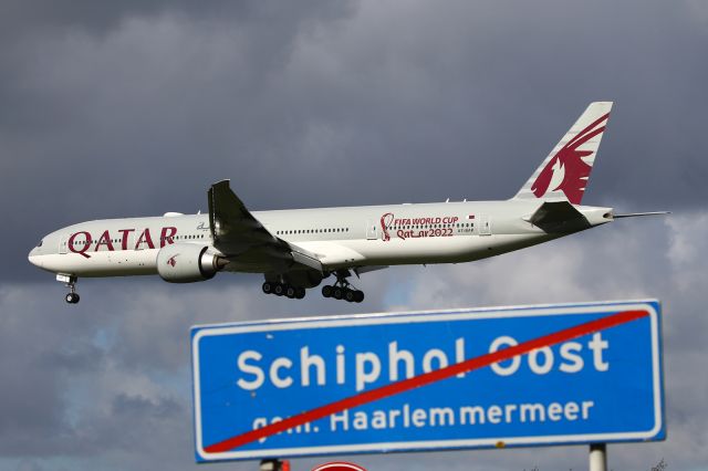 BOEING 777-300ER (A7-BAP)