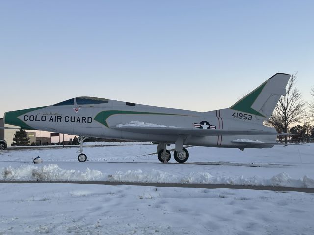 Fokker 100 —