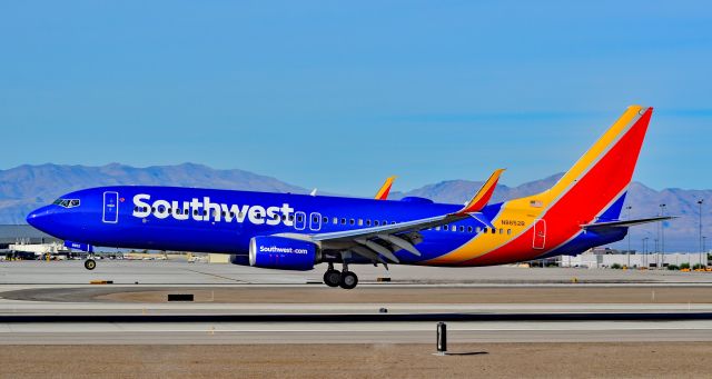 Boeing 737-800 (N8652B) - N8652B Southwest Airlines 2014 Boeing 737-8H4 cn 36971 / 5151 - Split Scimitar Wingletsbr /br /Las Vegas - McCarran International Airport (LAS / KLAS)br /USA - Nevada October 24, 2015br /Photo: Tomás Del Coro