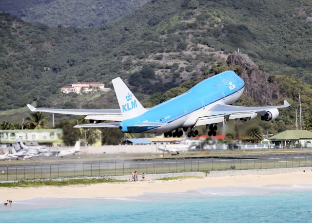 Boeing 747-400 (PH-BFB)