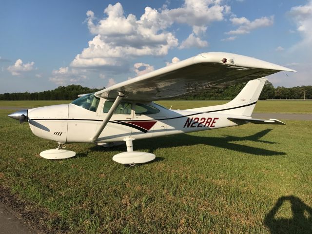 Cessna Skylane (N22RE)