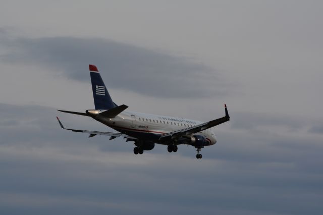 Embraer 170/175 (N811MD)