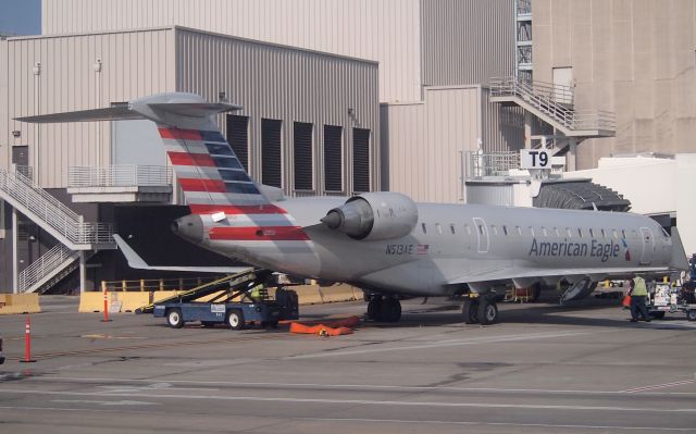 Canadair Regional Jet CRJ-700 (N513AE)