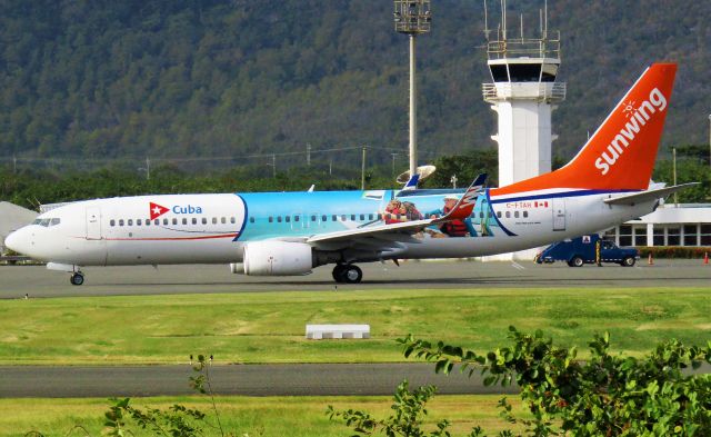 Boeing 737-800 (C-FTAH)