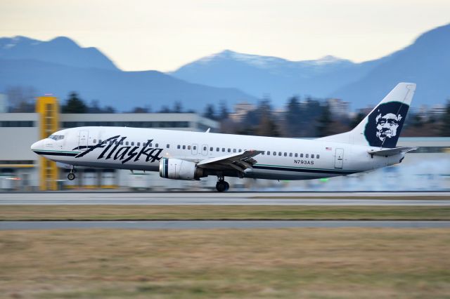 BOEING 737-400 (N793AS)