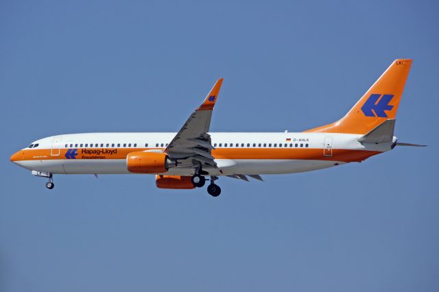 Boeing 737-800 (D-AHLK) - "RetroJet" livery