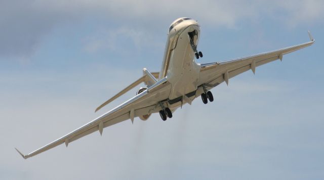 Bombardier Global Express (N404VL)