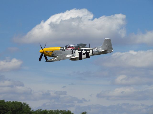 North American P-51 Mustang (41-3704) - Ferocious Frankie