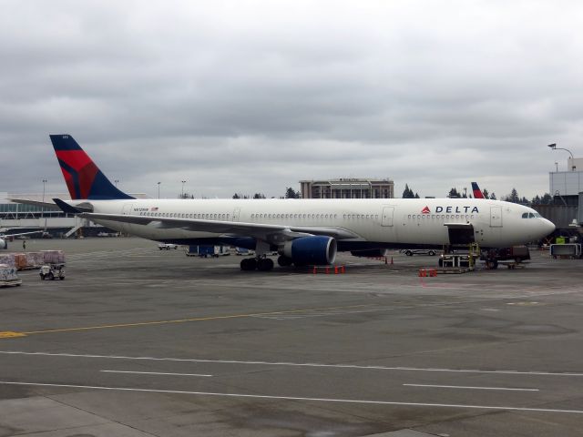 Airbus A330-300 (N812NW)