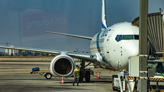 Boeing 737-800 (4X-EKU)